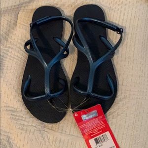 NWT Navy Havaianas